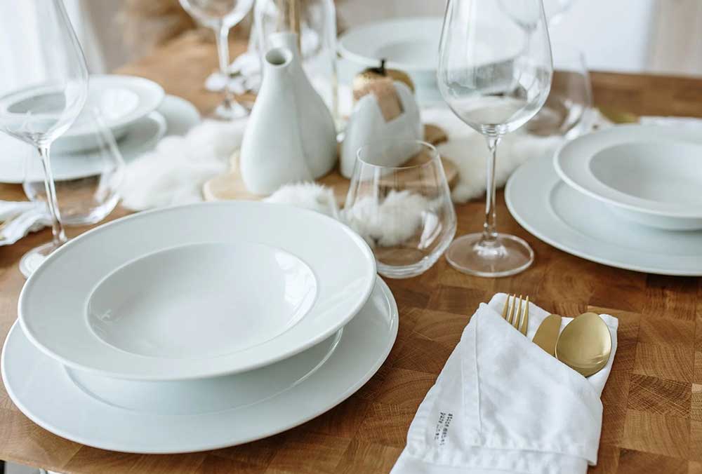 Plates & Dinnerware